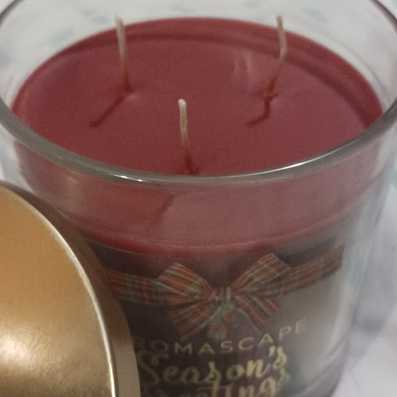 NEW! AROMASCAPE SEASON'S GREETINGS 3 WICK CANDLE - Picture 3 of 7